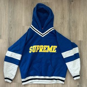 EUC Supreme sweatshirt